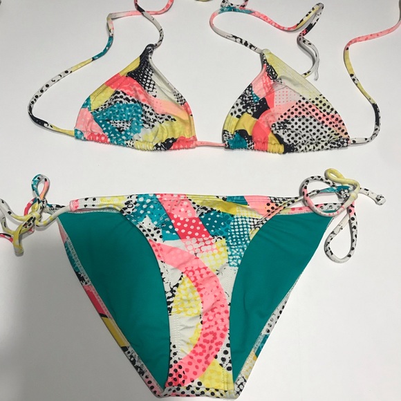 Volcom Bikini Set - Picture 2 of 6